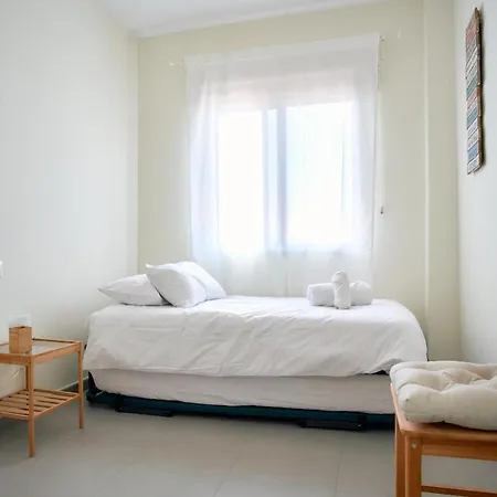 Work & Pet Friendly Urban Flat Close To The Beach Apartment