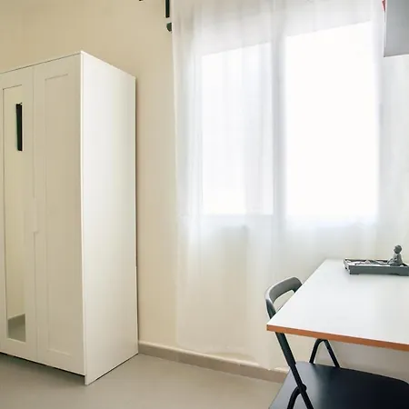 Apartment Work & Pet Friendly Urban Flat Close To The Beach *